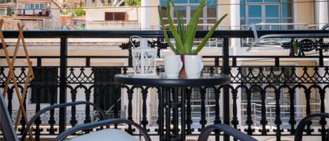 House, 2 Bedrooms | Balcony