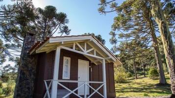 Minibar, rollaway beds, free WiFi, bed sheets