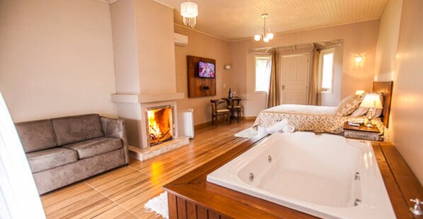 Superior Chalet, 1 Bedroom, Hot Tub, Garden View | Minibar, rollaway beds, free WiFi, bed sheets