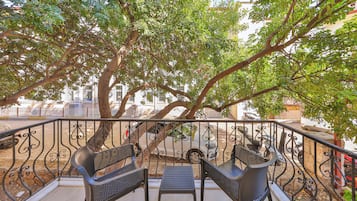 Cortinas blackout, sistema de insonorización y wifi gratis