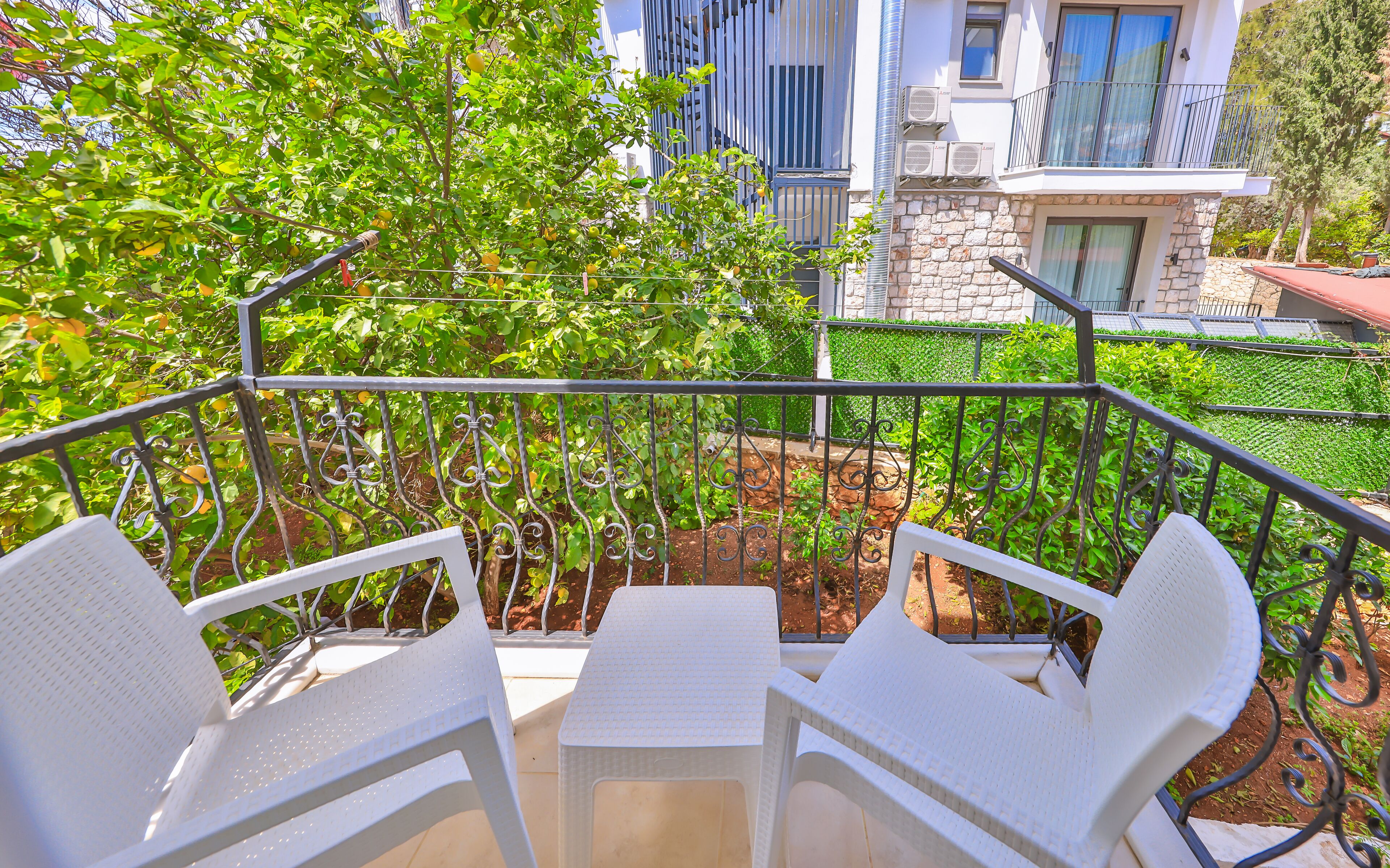 standard double room | living area | lcd tv