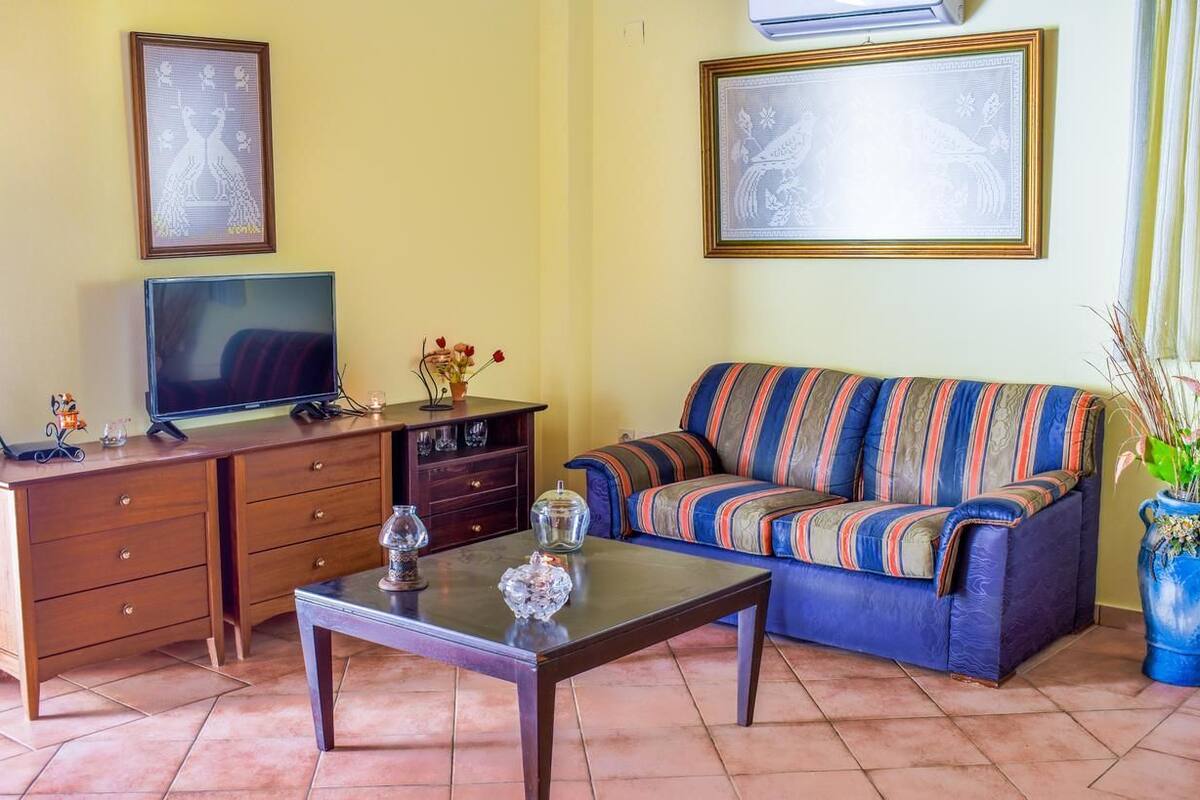 Apartment, 1 Bedroom | Living room