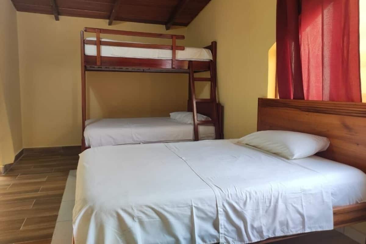 Tripla Comfort | Una scrivania, Wi-Fi gratuito