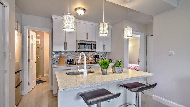 In-room dining - Luxury! By the beach, Cruise Port and Las Olas-2Bed 2Bath (Fort Lauderdale)