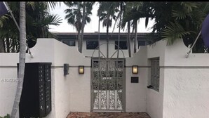 Property entrance - Luxury! By the beach, Cruise Port and Las Olas-2Bed 2Bath (Fort Lauderdale)