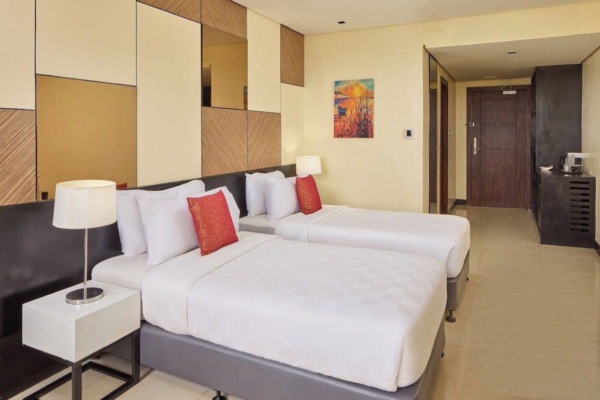In-room safe, laptop workspace, blackout curtains, soundproofing