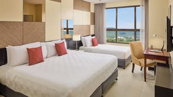 Premier Room | In-room safe, laptop workspace, blackout drapes, soundproofing