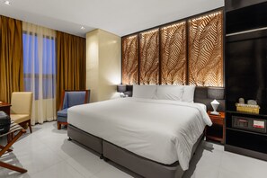 In-room safe, laptop workspace, blackout curtains, soundproofing - Summit Hotel Tacloban (Tacloban)