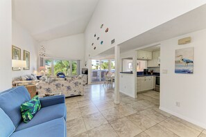 TV, DVD player, video library - Unit #312 Sand Cay Beach Resort Pool View (Longboat Key)