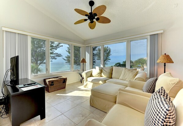 テレビ、DVD プレーヤー、書庫、ビデオライブラリ