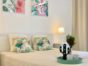 2 chambres, fer et planche à repasser, Wi-Fi, draps fournis