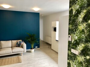 Fernseher, Bücher, Videothek