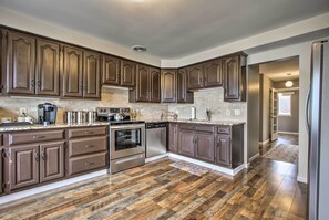 Fridge, microwave, stovetop, dishwasher