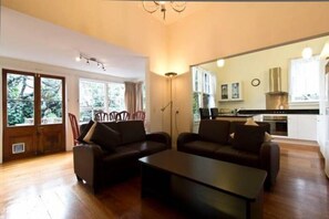 Villa, 2 Bedrooms, Garden View | Living area | Flat-screen TV, fireplace, DVD player - Christchurch City & Country Cottages - Brockworth Cottage (Christchurch)