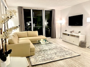 TV connectée, baby-foot, table de tennis de table