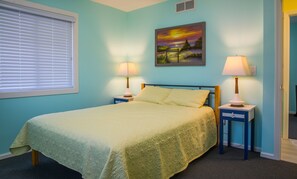 2 bedrooms, desk, iron/ironing board, free WiFi