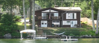 Lake Winnipesaukee Waterfront! Family Friendly, Amazing View, HotTub,Kayaks+more