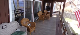 Lake Winnipesaukee Waterfront! Para toda la familia, Vistas increíbles, HotTub, Kayaks y más