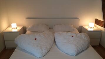 4 Schlafzimmer, kostenloses WLAN, BettwÀsche