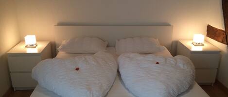 4 bedrooms, free WiFi, bed sheets