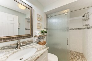 Hair dryer, towels - Unit #120 Sand Cay Beach Resort Gulf View (Longboat Key)