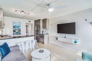 Smart TV - Fabulous 1br New Coastal Apt Steps to the Beach! - Unit D (Cocoa Beach)