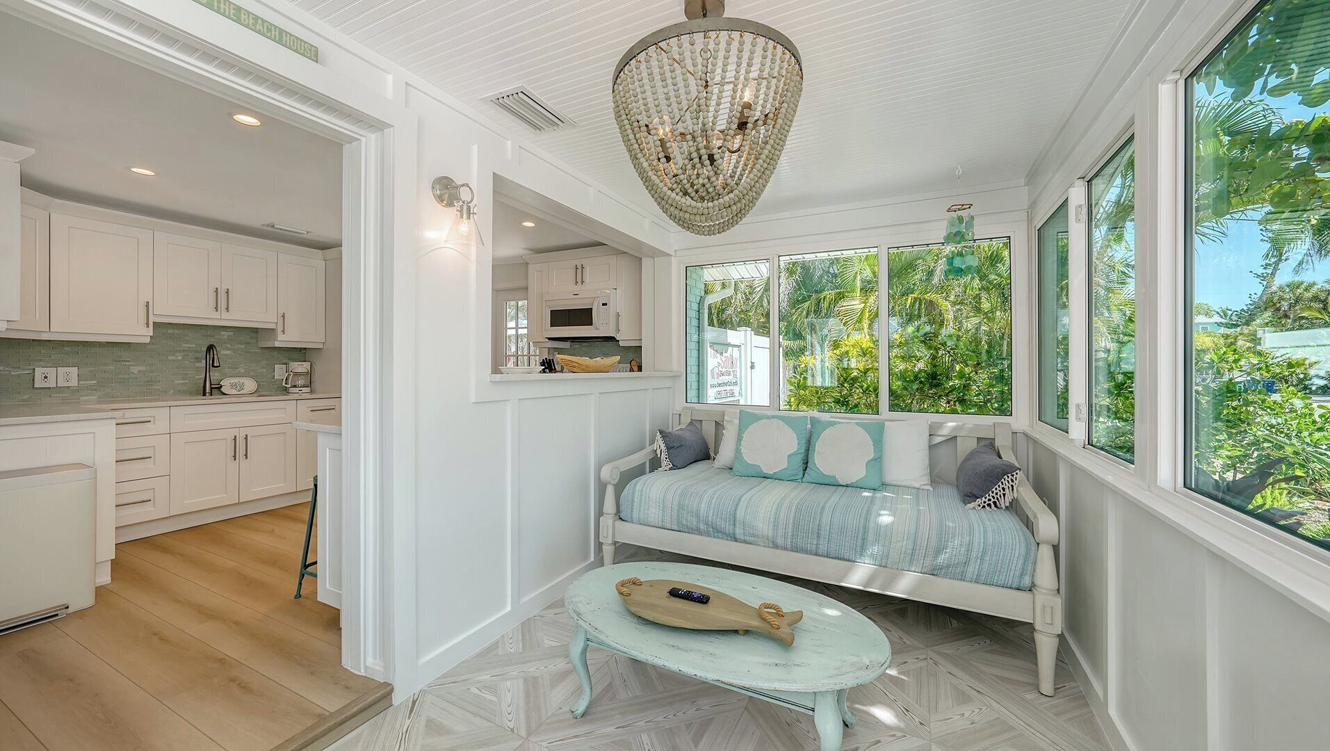 Taulutelevisio, DVD-soitin, stereot