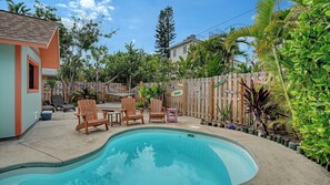 Outdoor pool, a heated pool - GREAT COTTAGE w/Heated Pool, Dog- See Note - Allowed, FREE WiFi/Trolley, Steps to Beach, Dining... (Holmes Beach)