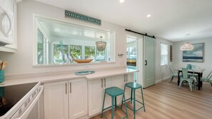 Unclassified image, 4 of 36, button