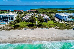 On the beach - Unit #316 Sand Cay Beach Resort Gulf Front (Longboat Key)