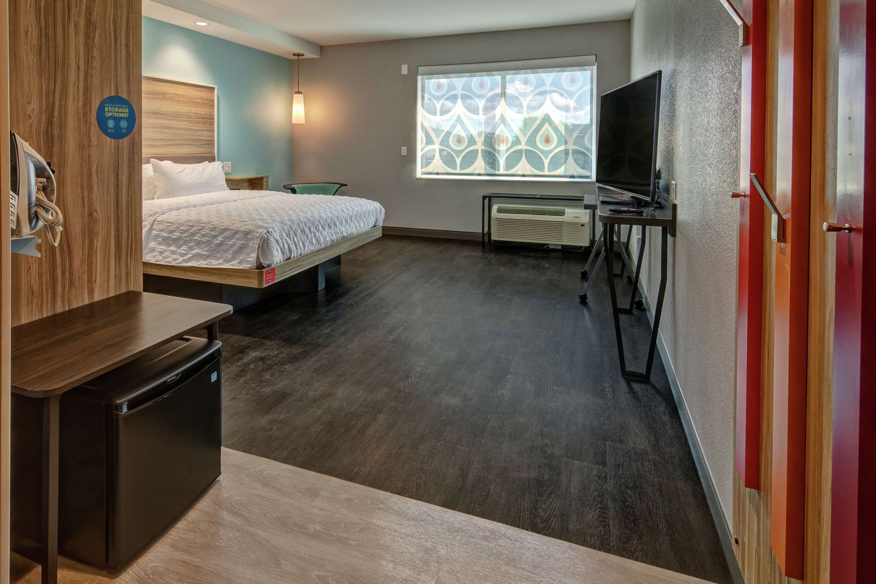 1 dormitorio, espacio para trabajar con un portátil, cortinas opacas