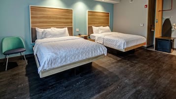 Chambre, 2 grands lits, accessible aux personnes à mobilité réduite, baignoire