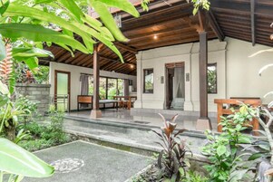 Family Villa | Front of property