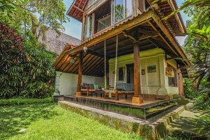 Fachada de la propiedad