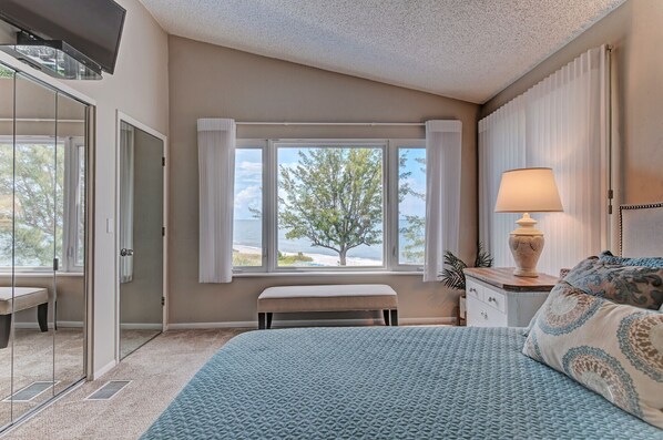 3 室のベッドルーム、アイロン / アイロン台、WiFi、ベッドシーツ