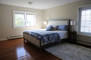4 bedrooms, iron/ironing board, free WiFi, bed sheets - Golfers and Beach Goers Look No Further *(New Hot Tub)* (Inverness)