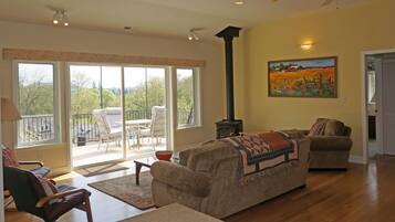 TV connectée, chaßne hi-fi, espaces bureaux