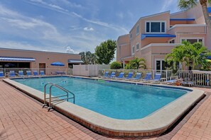 A heated pool - Unit #105 Sand Cay Beach Resort Gulf View (Longboat Key)