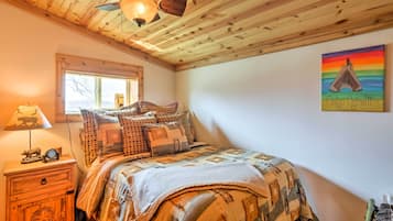 2 bedrooms, iron/ironing board, internet, bed sheets