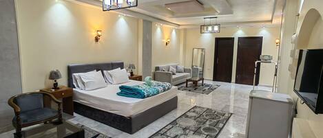 3 chambres, bureau, Wi-Fi gratuit, draps fournis