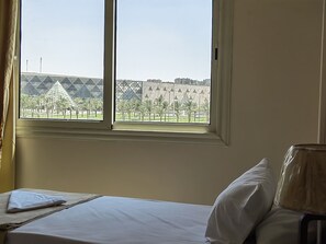 3 bedrooms, desk, free WiFi, bed sheets
