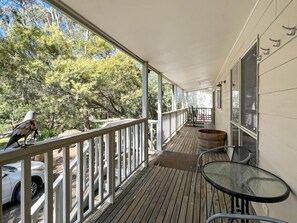 Terrace/patio - "Holiday Heights" hosted by Halls Gap Accommodation (Halls Gap)