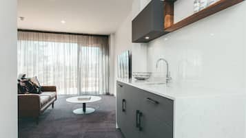 Superior Süit | Kaliteli yatak takımı, minibar, odada kasa, ayrı ayrı dekore edilmiş