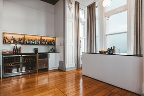 Lounge - Maylands Lodge (New Town)