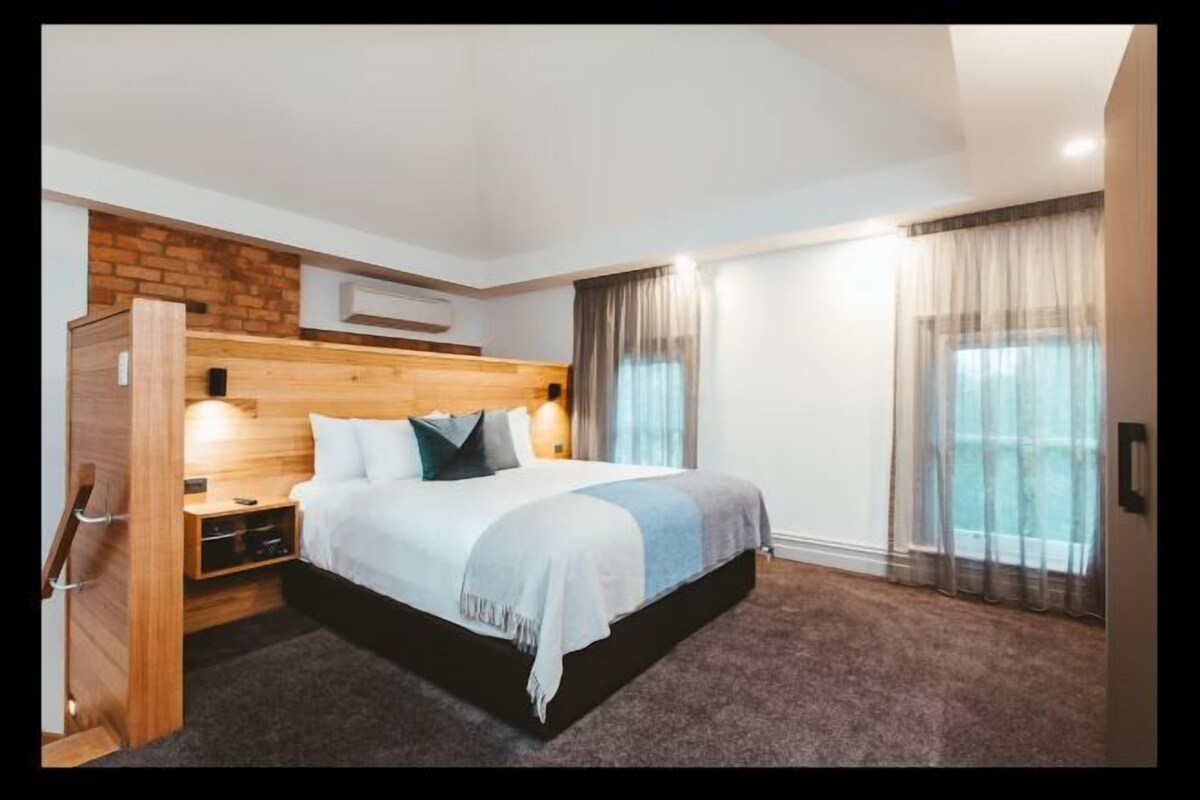 Hunter Two-Bedroom Studio