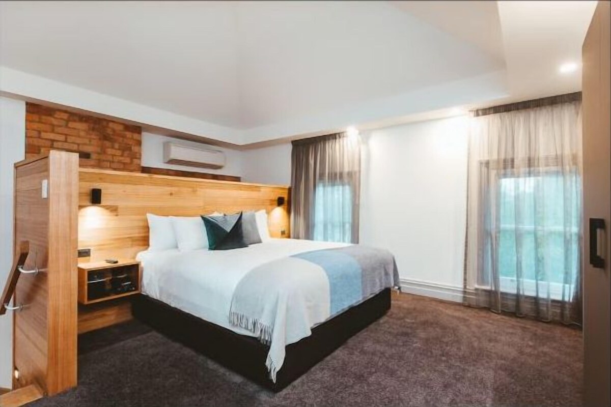 Hunter Two-Bedroom Studio