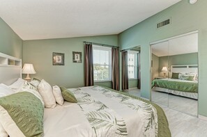 2 bedrooms, iron/ironing board, WiFi, bed sheets - Unit #307 Sand Cay Beach Resort Pool View (Longboat Key)