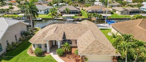 المنشأة من الخارج