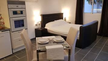 Fer et planche à repasser, Wi-Fi gratuit, draps fournis