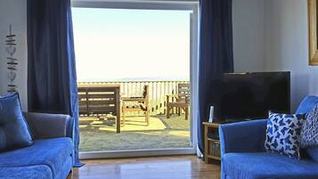 Smart TV, videogames, DVD player, livros